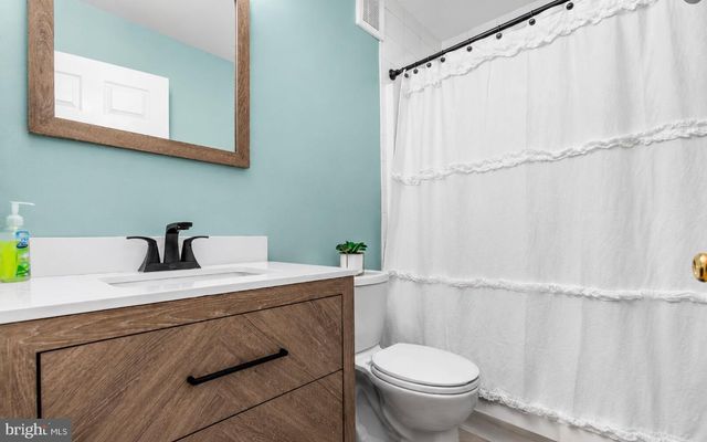 2305 EAGLE ROW, Marlton, NJ 08053