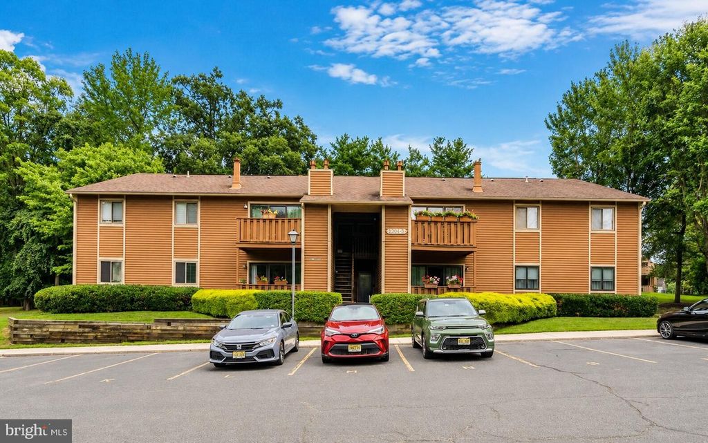 2305 EAGLE ROW, Marlton, NJ 08053