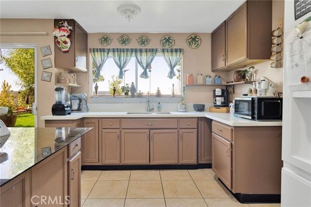 10654 Alton Place, Adelanto, CA 92301