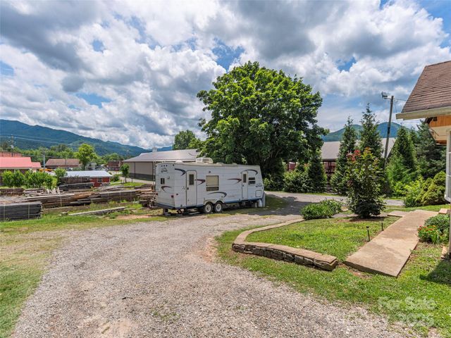 157 Evergreen Circle, Waynesville, NC 28786