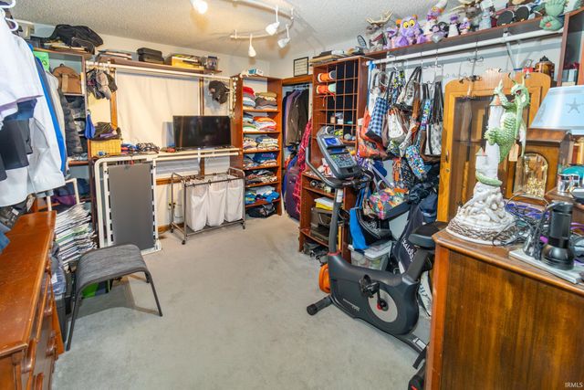 14914 McCutchan Road, Evansville, IN 47725