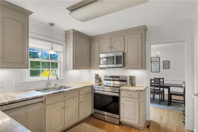 612 Railway Road RD, Yorktown, VA 23692