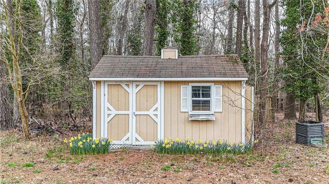 612 Railway Road RD, Yorktown, VA 23692