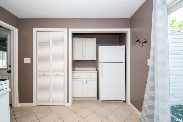 3601 N TWELVE OAKS Drive, Peoria, IL 61604