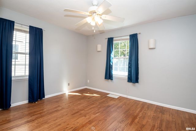 3601 N TWELVE OAKS Drive, Peoria, IL 61604