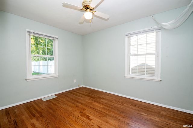 3601 N TWELVE OAKS Drive, Peoria, IL 61604