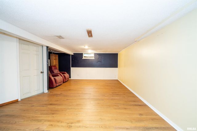 3601 N TWELVE OAKS Drive, Peoria, IL 61604