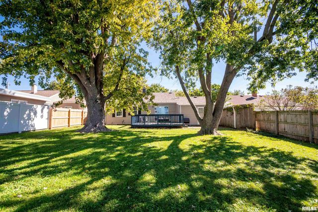 3601 N TWELVE OAKS Drive, Peoria, IL 61604