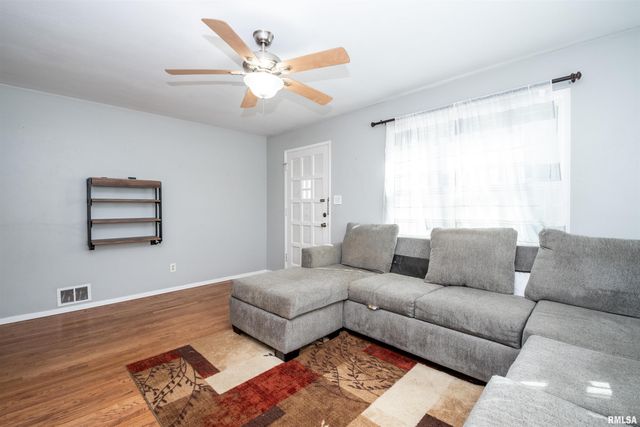 3601 N TWELVE OAKS Drive, Peoria, IL 61604