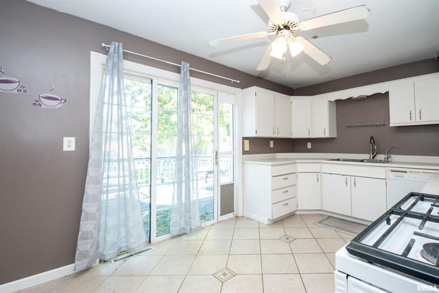 3601 N TWELVE OAKS Drive, Peoria, IL 61604