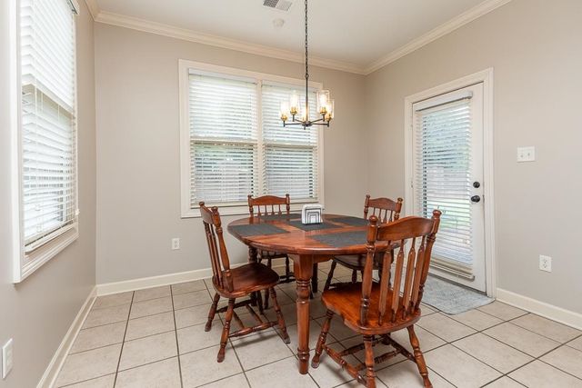 8960 W GROVELAWN CV, Germantown, TN 38139