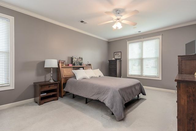 8960 W GROVELAWN CV, Germantown, TN 38139
