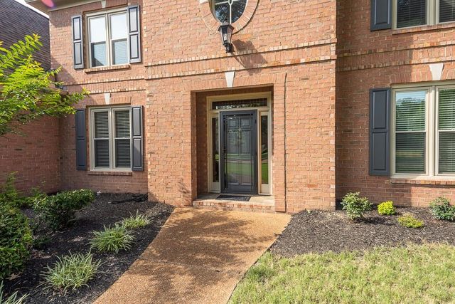 8960 W GROVELAWN CV, Germantown, TN 38139