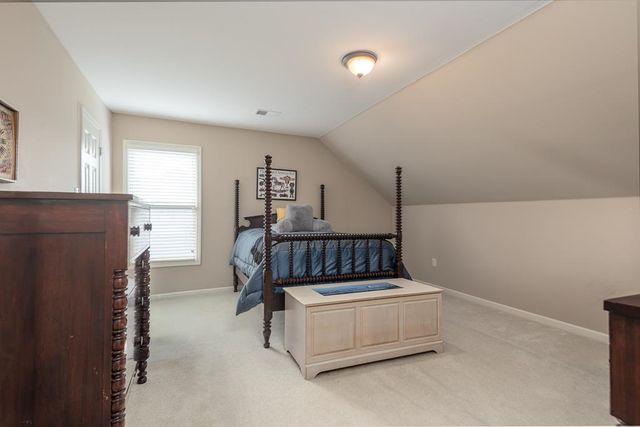 8960 W GROVELAWN CV, Germantown, TN 38139
