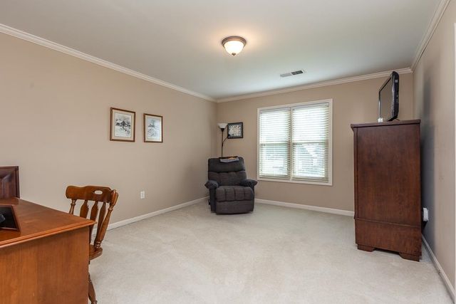 8960 W GROVELAWN CV, Germantown, TN 38139