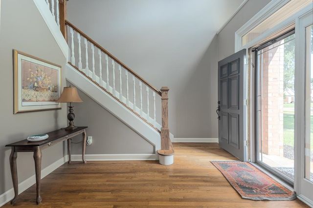 8960 W GROVELAWN CV, Germantown, TN 38139