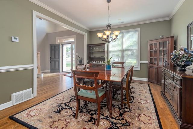 8960 W GROVELAWN CV, Germantown, TN 38139