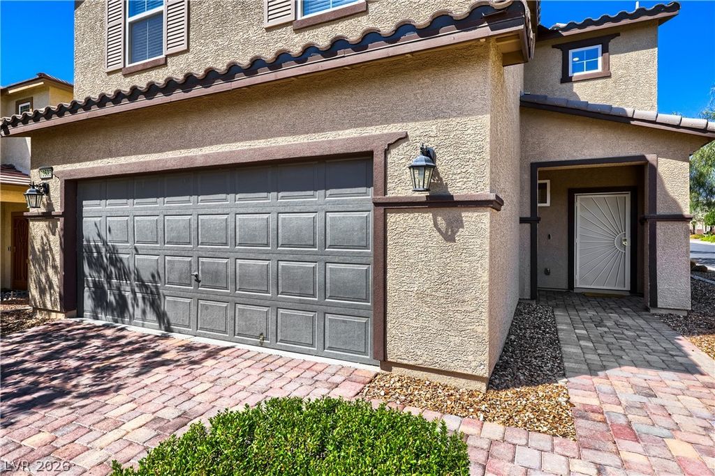 10533 Grey Adler Street, Las Vegas, NV 89179 — photo 2