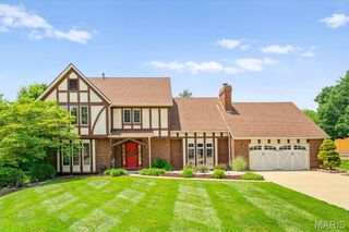 10 Cypress Point Drive, Collinsville, IL 62234