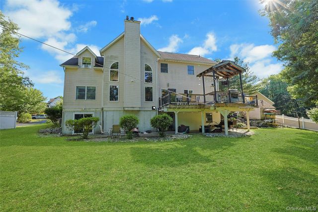 6 Anton Court, Stony Point, NY 10980