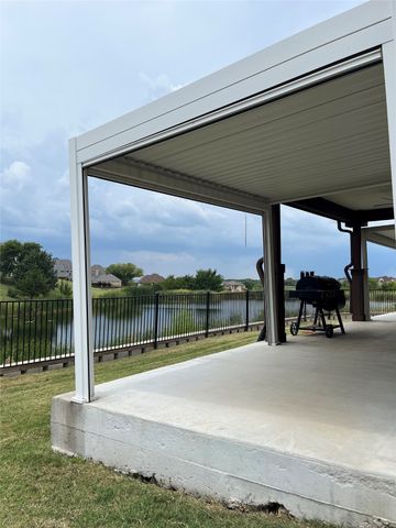 431 Golden Pond Drive, Cedar Hill, TX 75104