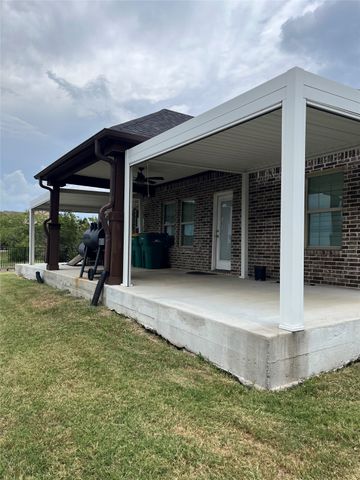 431 Golden Pond Drive, Cedar Hill, TX 75104