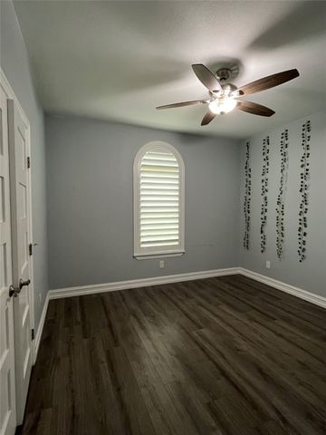 431 Golden Pond Drive, Cedar Hill, TX 75104