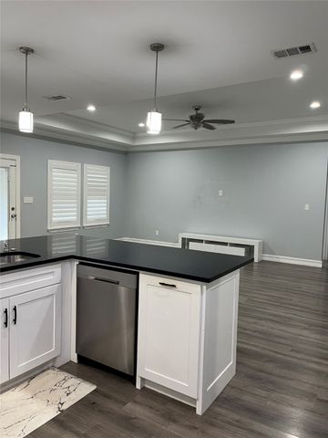 431 Golden Pond Drive, Cedar Hill, TX 75104