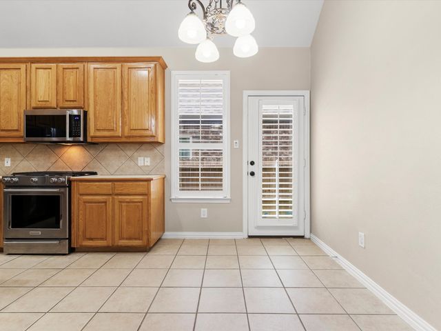 1949 Stonecourt Drive, Bedford, TX 76021