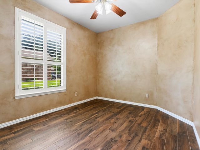 1949 Stonecourt Drive, Bedford, TX 76021