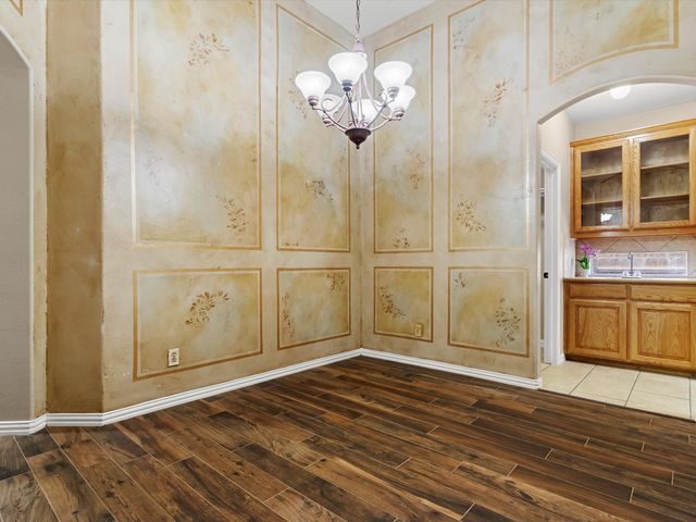 1949 Stonecourt Drive, Bedford, TX 76021
