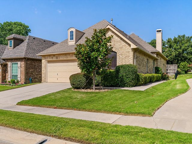 1949 Stonecourt Drive, Bedford, TX 76021