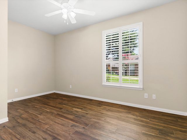 1949 Stonecourt Drive, Bedford, TX 76021