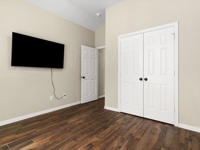 1949 Stonecourt Drive, Bedford, TX 76021