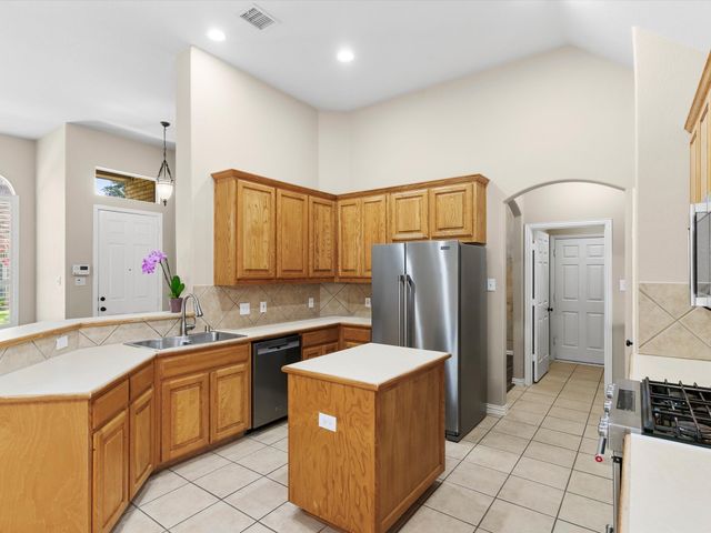 1949 Stonecourt Drive, Bedford, TX 76021