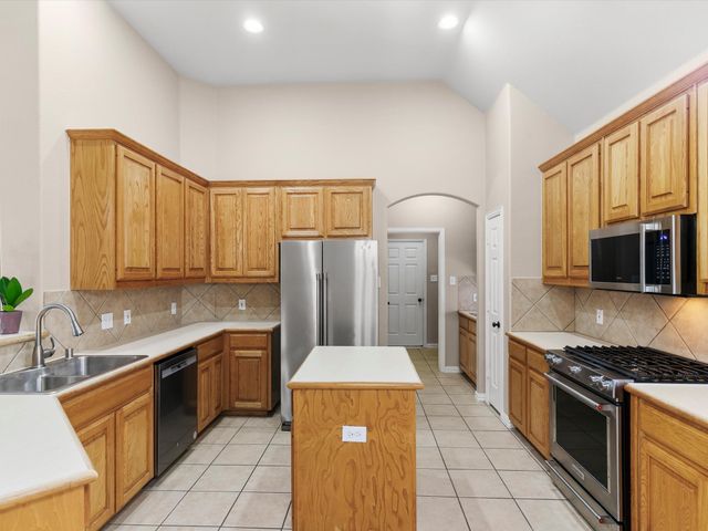 1949 Stonecourt Drive, Bedford, TX 76021
