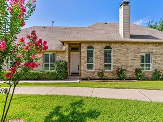 1949 Stonecourt Drive, Bedford, TX 76021