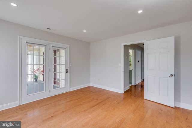 54 N HORSESHOE LN, Columbus, NJ 08022