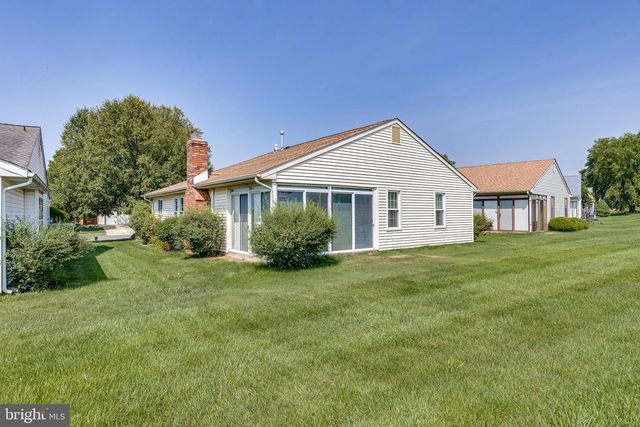 54 N HORSESHOE LN, Columbus, NJ 08022