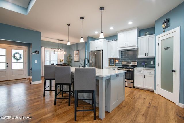 108 Summit Creek Dr, Elizabethtown, KY 42701