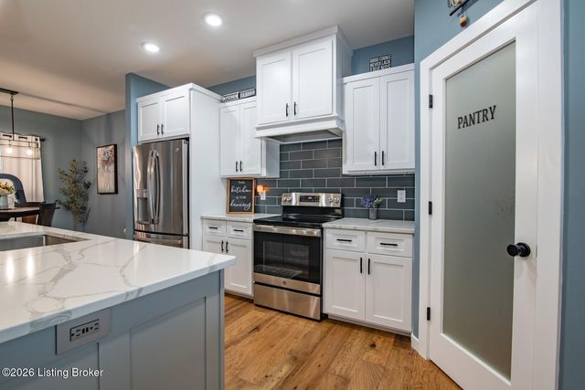 108 Summit Creek Dr, Elizabethtown, KY 42701