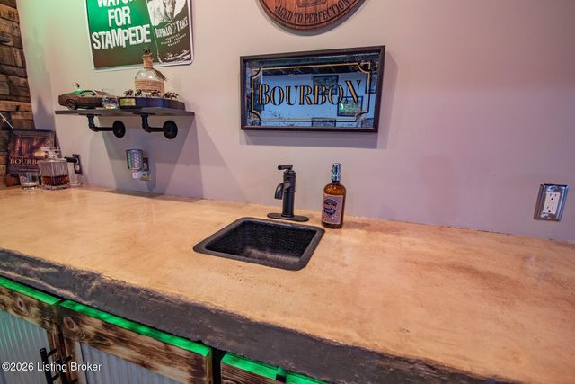 108 Summit Creek Dr, Elizabethtown, KY 42701