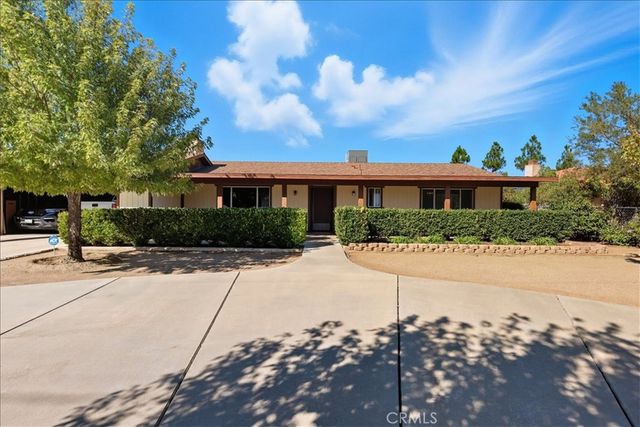 7344 Oxford Avenue, Hesperia, CA 92345