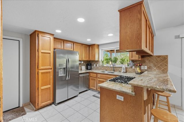 7344 Oxford Avenue, Hesperia, CA 92345