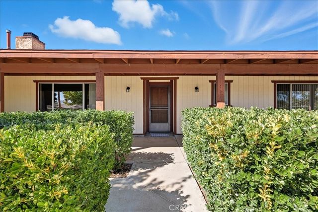 7344 Oxford Avenue, Hesperia, CA 92345