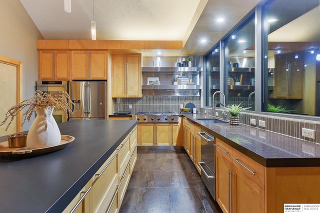 21428 Hickory Street, Elkhorn, NE 68022