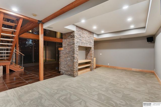 21428 Hickory Street, Elkhorn, NE 68022