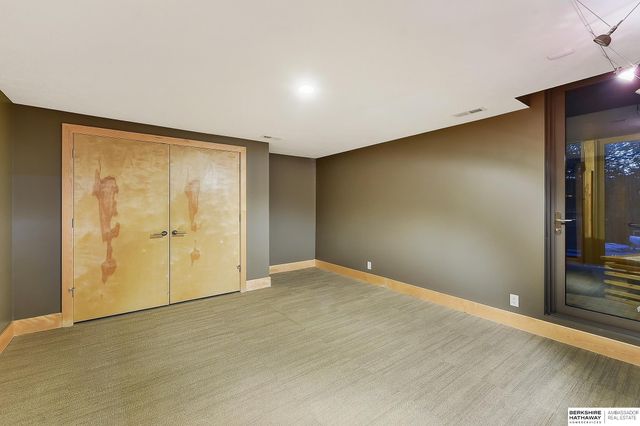 21428 Hickory Street, Elkhorn, NE 68022