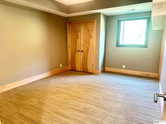 21428 Hickory Street, Elkhorn, NE 68022