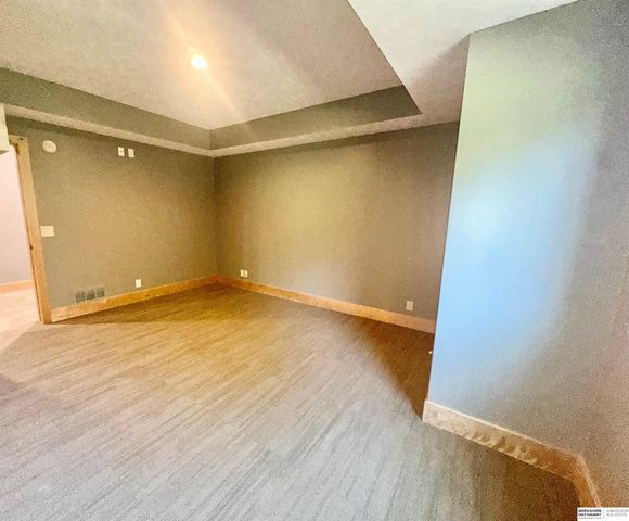 21428 Hickory Street, Elkhorn, NE 68022